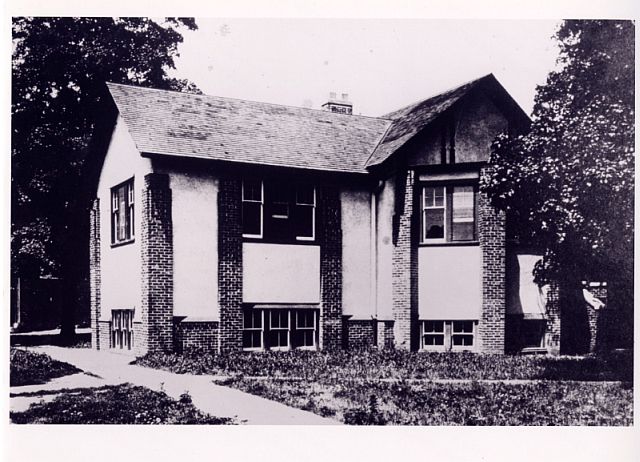 The first Park Ridge Library